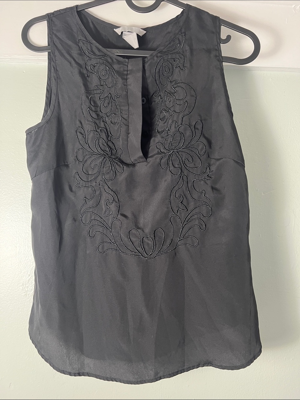 H&M Black Sleeveless Embroidered Camisole